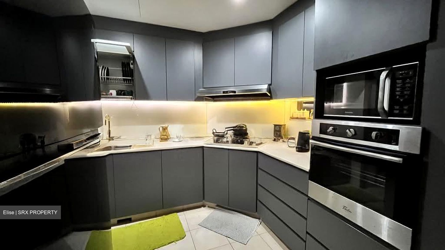 Lilydale (D27), Condominium #571082101